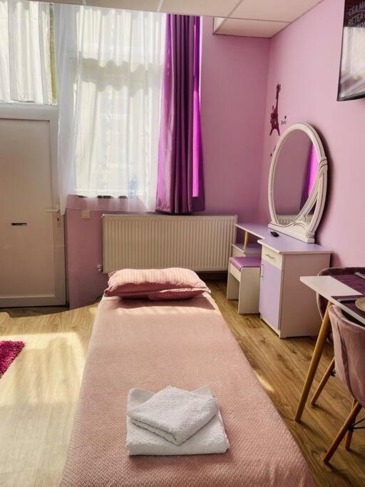 Lavender Luxury Apartment Oradea Εξωτερικό φωτογραφία